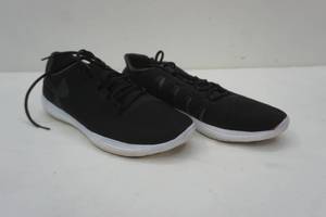 lot 21 image: UA sneakers, size 9 mens sneakers