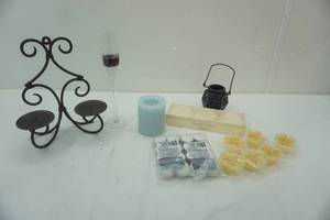 lot 25 image: candles and decor lot