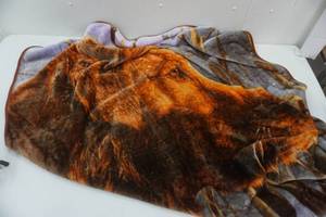 lot 27 image: Irish setter plush blanket