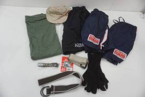 lot 33 image: Gear bag and other National Guard items