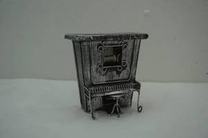 lot 36 image: Metal decor, player piano