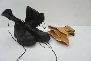 lot 42 image: 12.5 mens Gore Tex boots