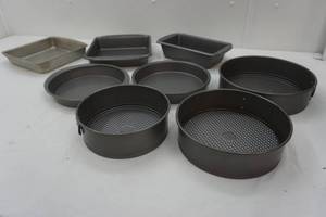 lot 55 image: Cheesecake pans and other cake pans