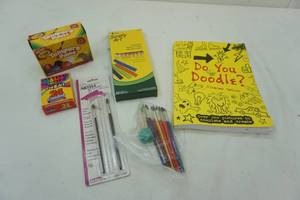 lot 59 image: Kids craft and art lot