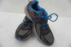 lot 95 image: New Balance mens sneakers size 10.5