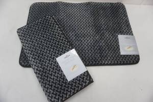 lot 126 image: Memory foam bath rugs
