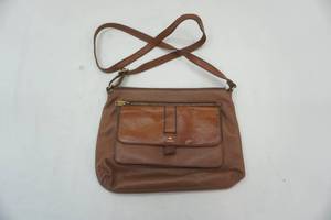 lot 127 image: Fossil vintage leather purse