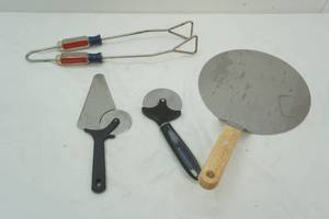 lot 152 image: Kitchen utensils and tongs
