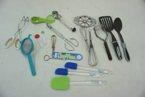 lot 154 image: Kitchen utensils and tongs