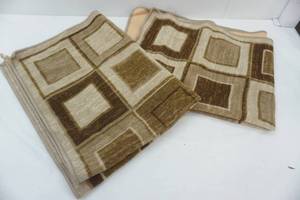 lot 180 image: Two rugs, rubber backed, 36x46