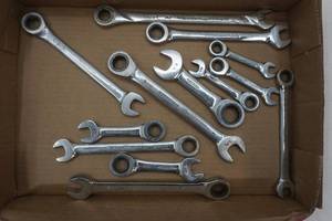 lot 200 image: Gear wrenches