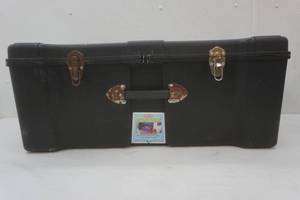 lot 251 image: Contico Deluxe Trunk
