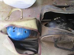 Vintage Set of Bowling balls and ba...