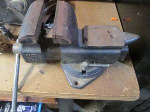 Heavy duty Made in USA swiveling be...