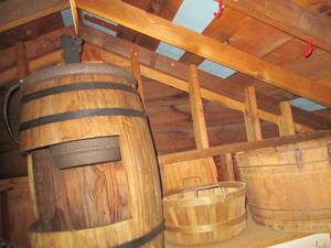 Water pump and Barrel style outdoor...
