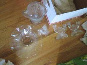 Lot of Clear glass Iris adorned dec...