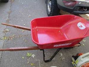Yardworks 5ct ft metal tray wheelba...