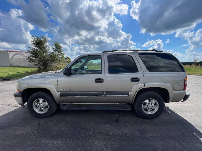 2002 Chevrolet Tahoe LS - 4X4