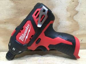 lot 35 image: Milwaukee 12V Cordless Screwdriver - Tool Only