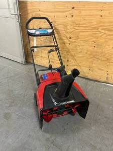 lot 80 image: TORO 21 Power Clear e21 Battery Powered Snow Blower (Tool Only)