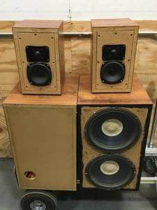 lot 128 image: Custom Made Speaker Set with Dual Woofer Cabinets and Small Tweeter Speakers