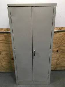 lot 144 image: Metal Storage Cabinet with Locking Doors and Shelves