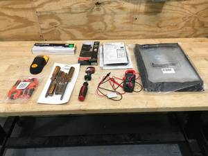 lot 159 image: Mixed Lot of Hand Tools And Miscellaneous Items