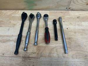 lot 137 image: Lot of Ratchets and Extensions