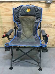 lot 205 image: Bass Pro Shops Lunker Lounger Fishing Chair - GrayBlue (Retail $99.99)