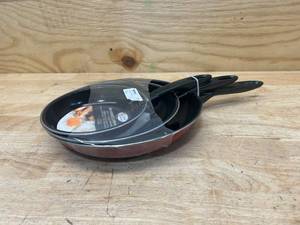 lot 185 image: Set of Non-Stick Fry Pans