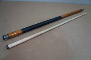 lot 255 image: Players American Heritage 2 Piece Pool Cue