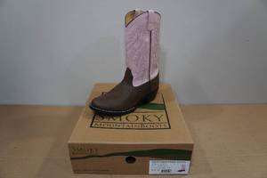 lot 260 image: Smoky Mountain Youth Boots -Size 3.5