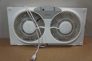 lot 305 image: Holmes 9 Digital Twin-Blade Window Fan