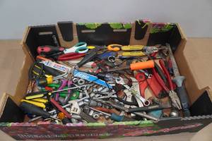 lot 313 image: Assorted Tools - Screwdrivers, Sockets, Vise Grips, Pliers