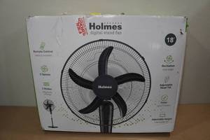 lot 322 image: Holmes 18 Digital Stand Fan