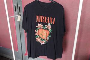lot 390 image: Nirvana T-Shirt -XL