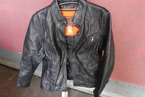 lot 402 image: First Classic Leather Jacket -XL