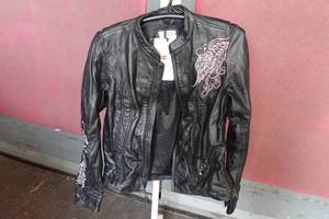 lot 404 image: Harley Davidson Leather Jacket -Medium