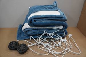 lot 1A image: Heated Throw Blanket 90x100