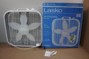 lot 8 image: Lasko Air Circulating Box Fan