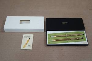lot 17 image: Cross Pen Set 12 KT Gold Filled - 3M
