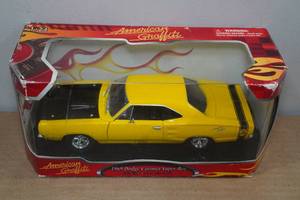 lot 27 image: American Graffitti 1969 Dodge Coronet Super Bee 124 Die Cast Model