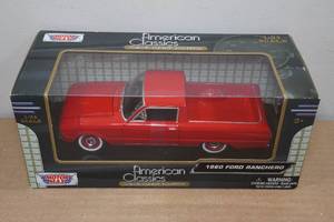 lot 30 image: Motor Max American Classics 1960 Ford Ranchero 124 Die Cast Model
