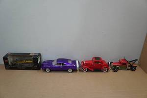 lot 36 image: 4 Die Cast Models - Cars and Trucks