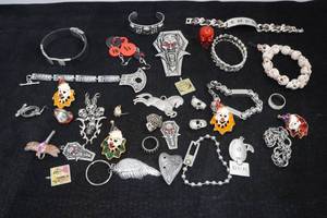 lot 95 image: Assorted Gothic Style Pins and Pendants