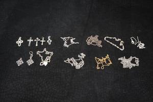 lot 109 image: Assorted Jewelry