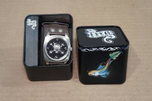 lot 113 image: Ink Watch - Skull and Crossbones