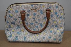 lot 122 image: Michael Kors Cindy Vanilla Luggage Large Dome Satchel