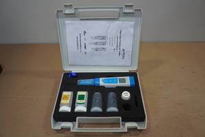 lot 155 image: Apera PH60 & pH Testers