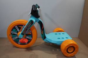 lot 167 image: Jakks Pacific 15 Fly Wheel Tricycle